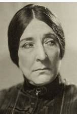 A close-up of a person

Description automatically generated